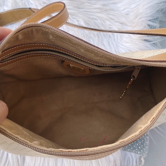 Gucci Vintage Beige Monogram Leather Shoulder Bag - Picture 13 of 13